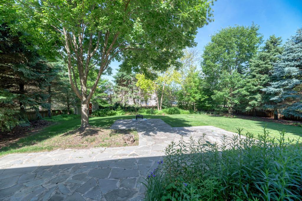 496 Bennett Drive, North Aurora, IL 60542