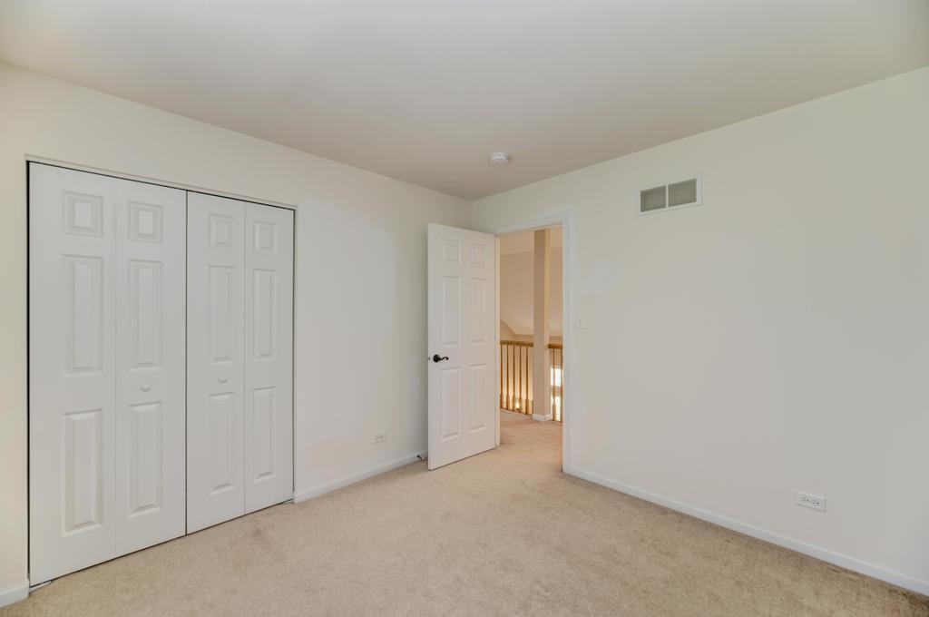 496 Bennett Drive, North Aurora, IL 60542