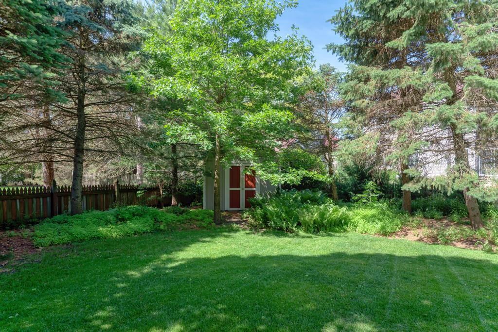 496 Bennett Drive, North Aurora, IL 60542