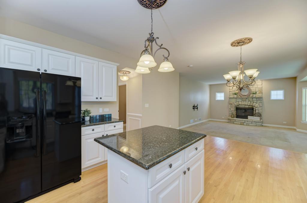 496 Bennett Drive, North Aurora, IL 60542