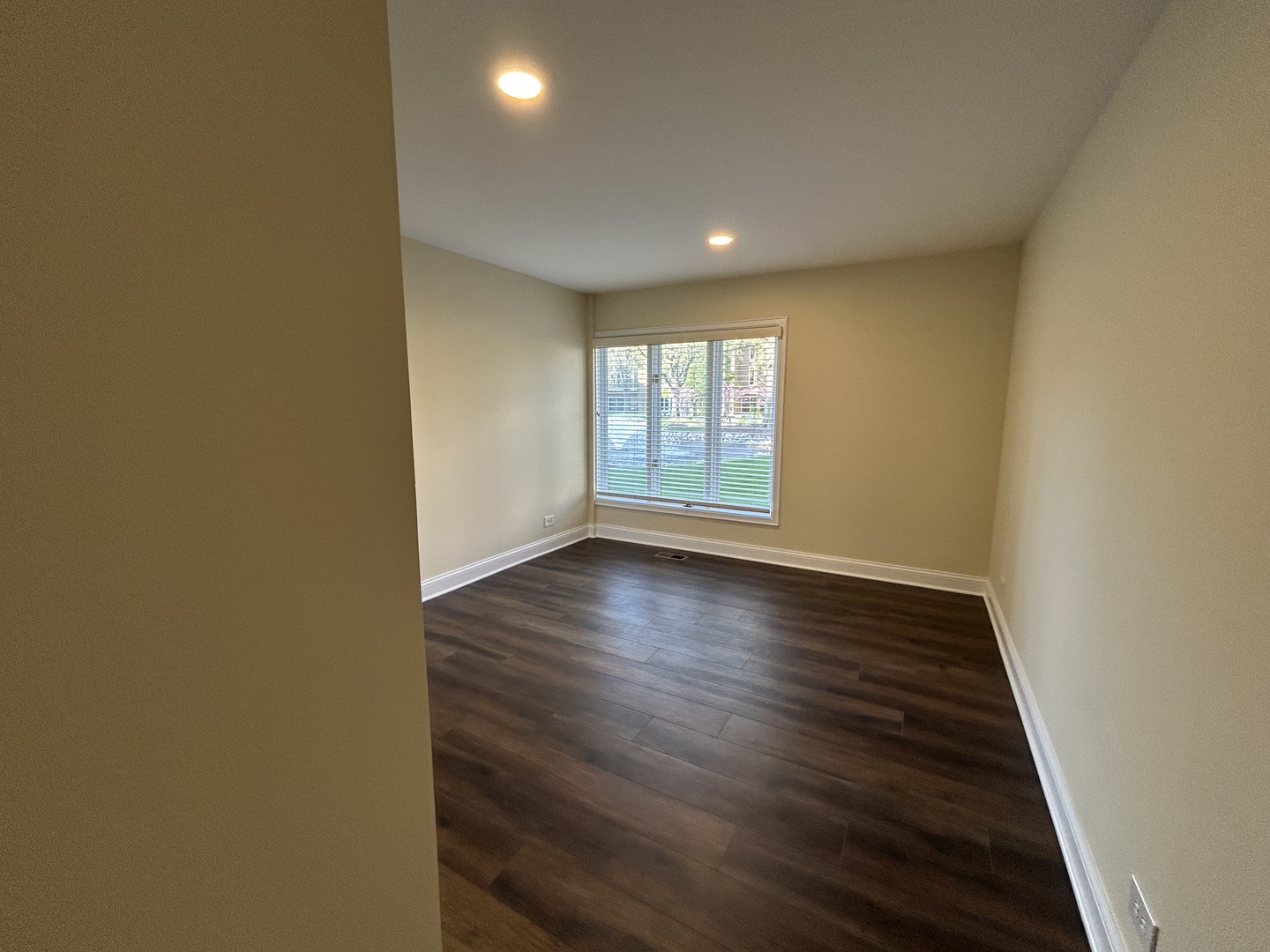 1 Oak Brook Club Drive #A105, Oak Brook, IL 60523