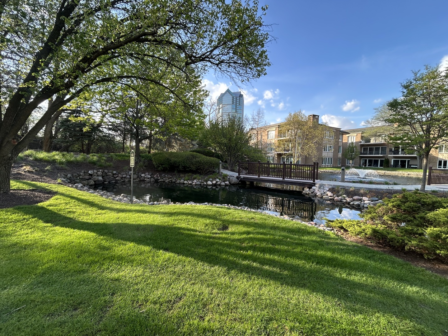 1 Oak Brook Club Drive #A105, Oak Brook, IL 60523