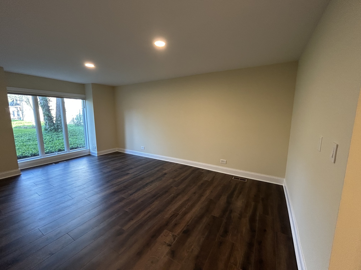 1 Oak Brook Club Drive #A105, Oak Brook, IL 60523