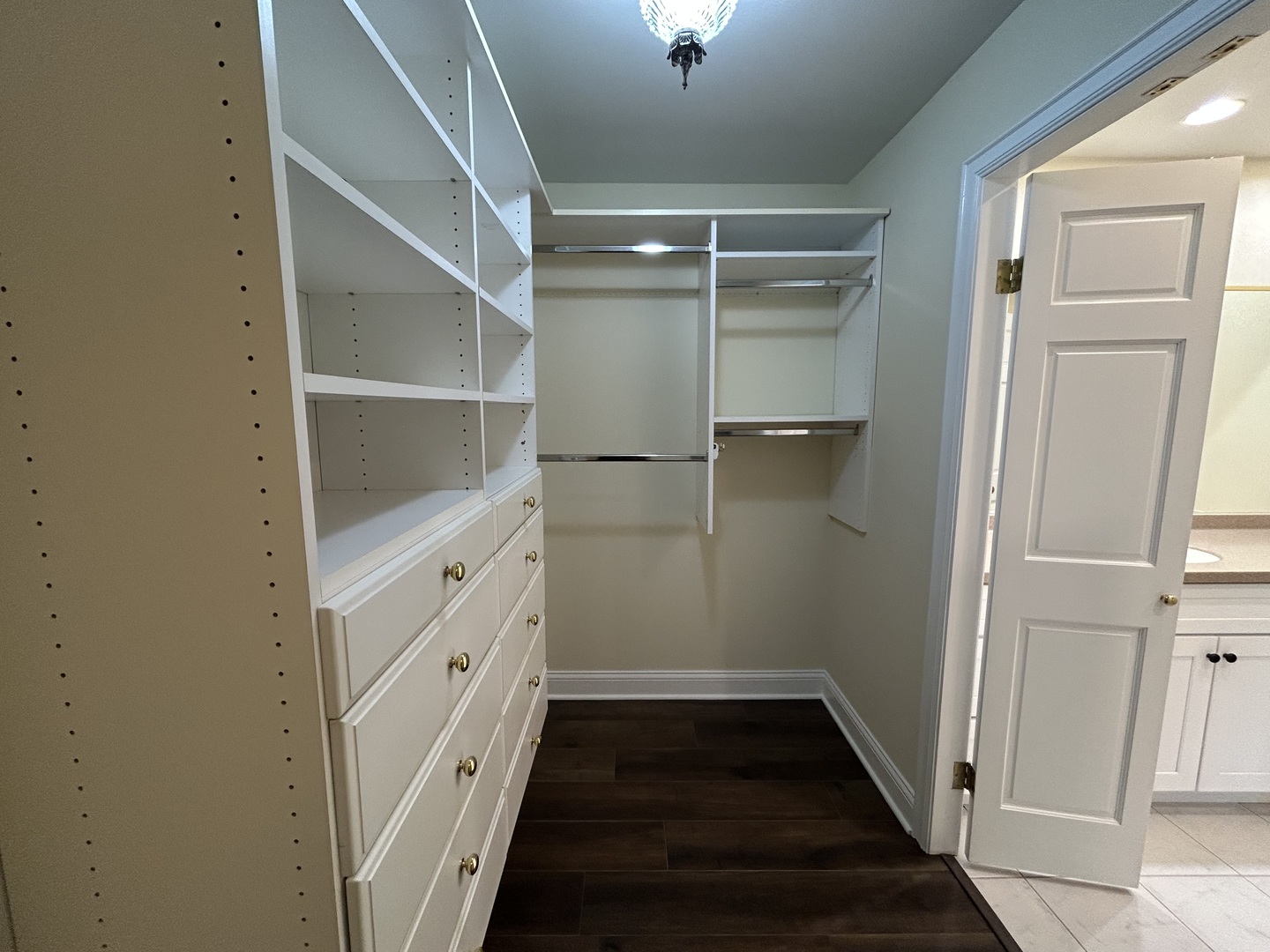 1 Oak Brook Club Drive #A105, Oak Brook, IL 60523