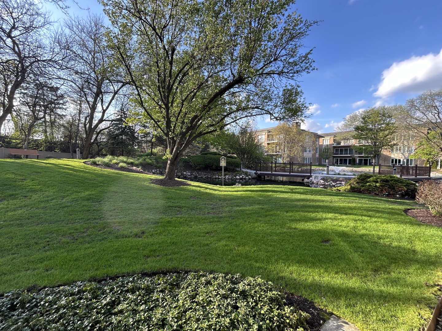 1 Oak Brook Club Drive #A105, Oak Brook, IL 60523