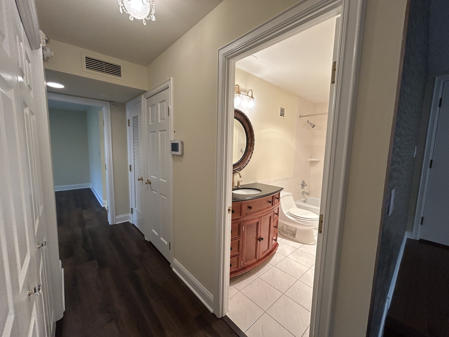 1 Oak Brook Club Drive #A105, Oak Brook, IL 60523