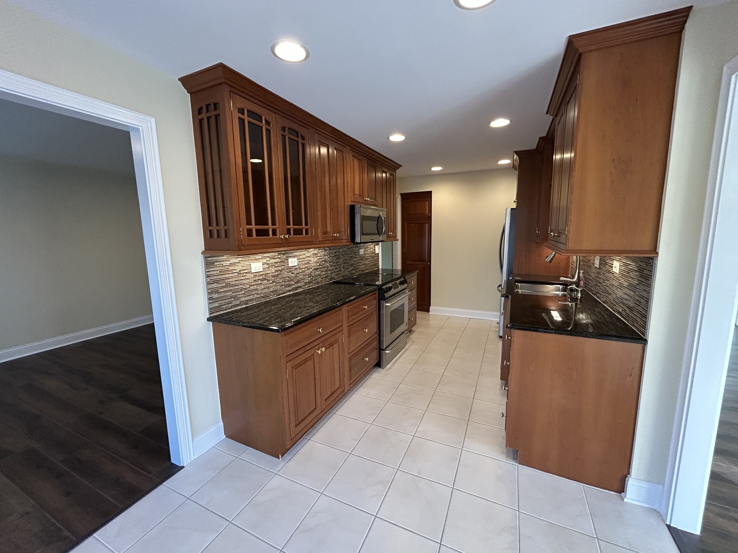 1 Oak Brook Club Drive #A105, Oak Brook, IL 60523