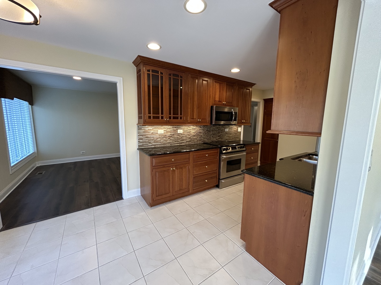 1 Oak Brook Club Drive #A105, Oak Brook, IL 60523