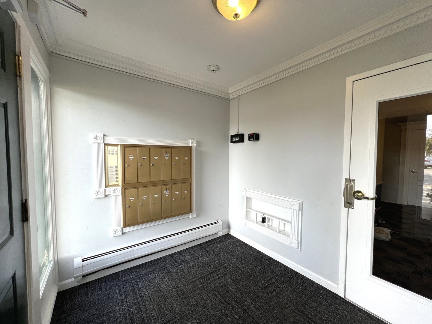 703 E Falcon Drive #C102, Arlington Heights, IL 60005