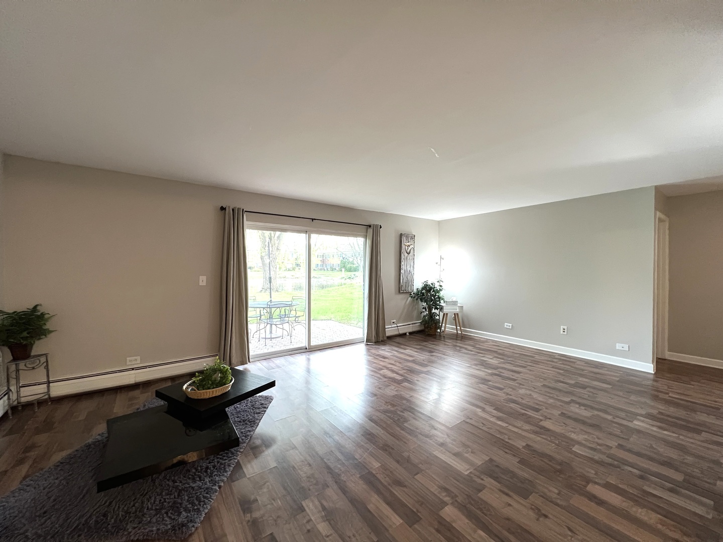 703 E Falcon Drive #C102, Arlington Heights, IL 60005