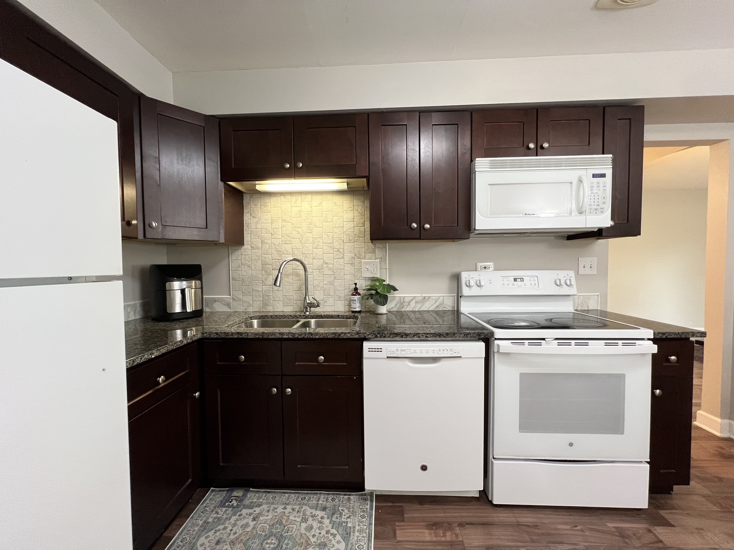 703 E Falcon Drive #C102, Arlington Heights, IL 60005