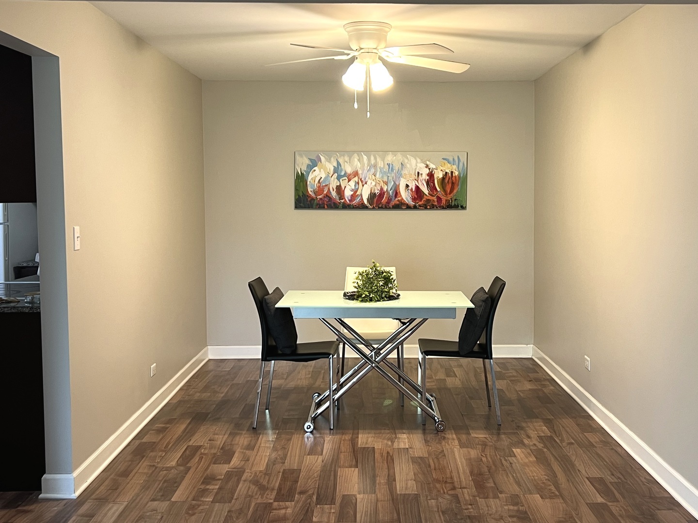 703 E Falcon Drive #C102, Arlington Heights, IL 60005