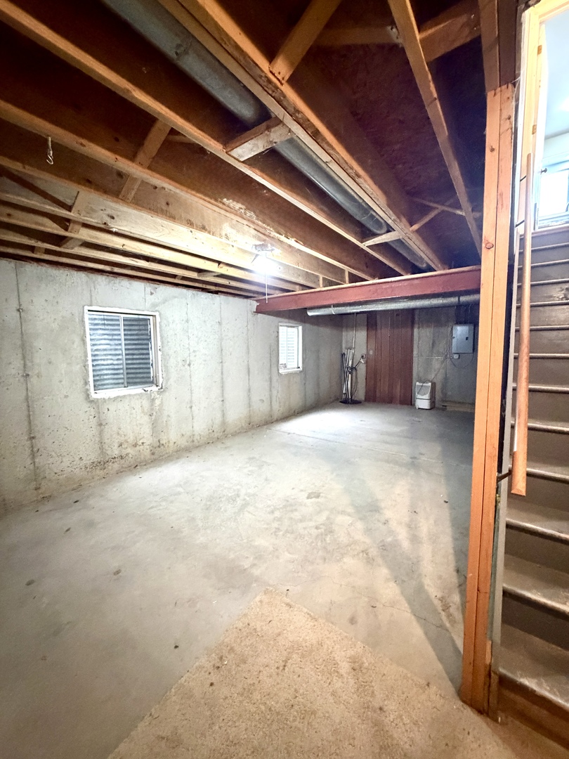 665 Lakewood Farms Drive, Bolingbrook, IL 60490