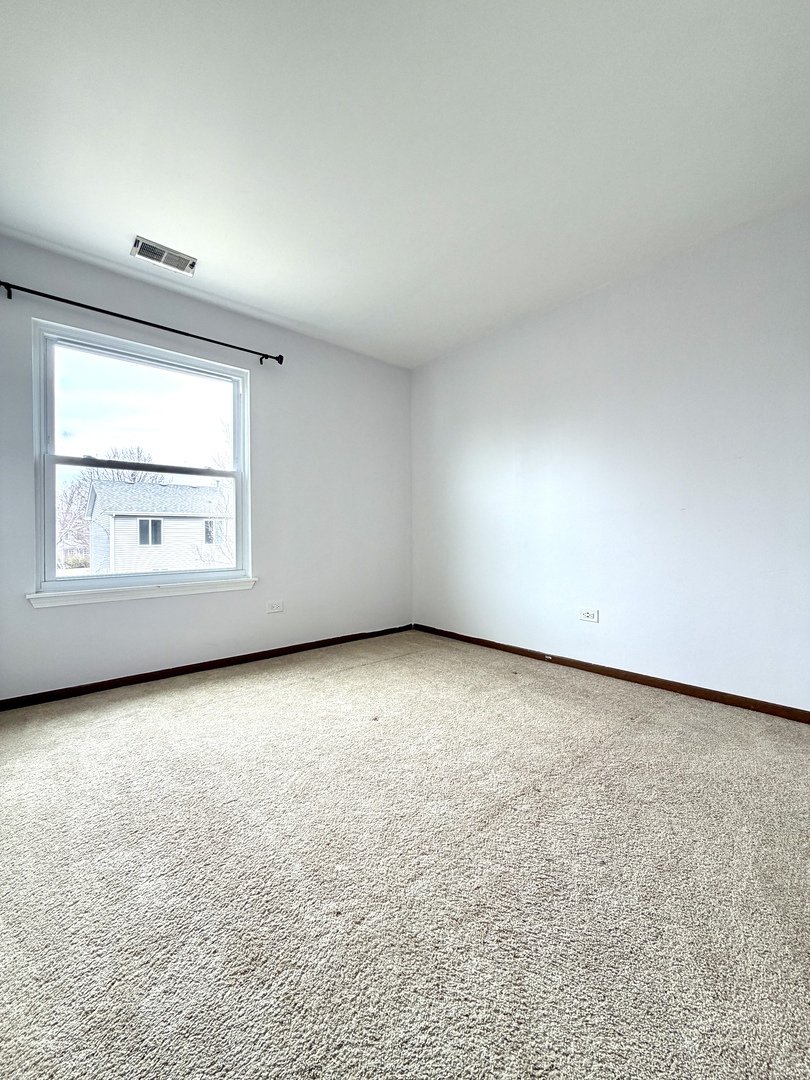 665 Lakewood Farms Drive, Bolingbrook, IL 60490