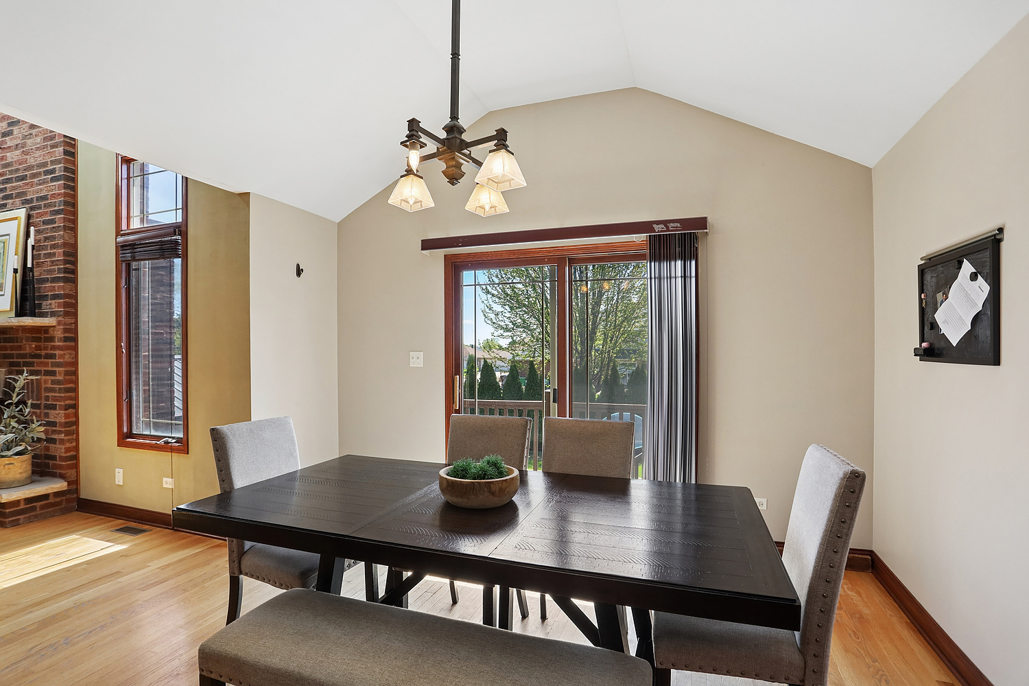 8859 Clifton Avenue, Mokena, IL 60448