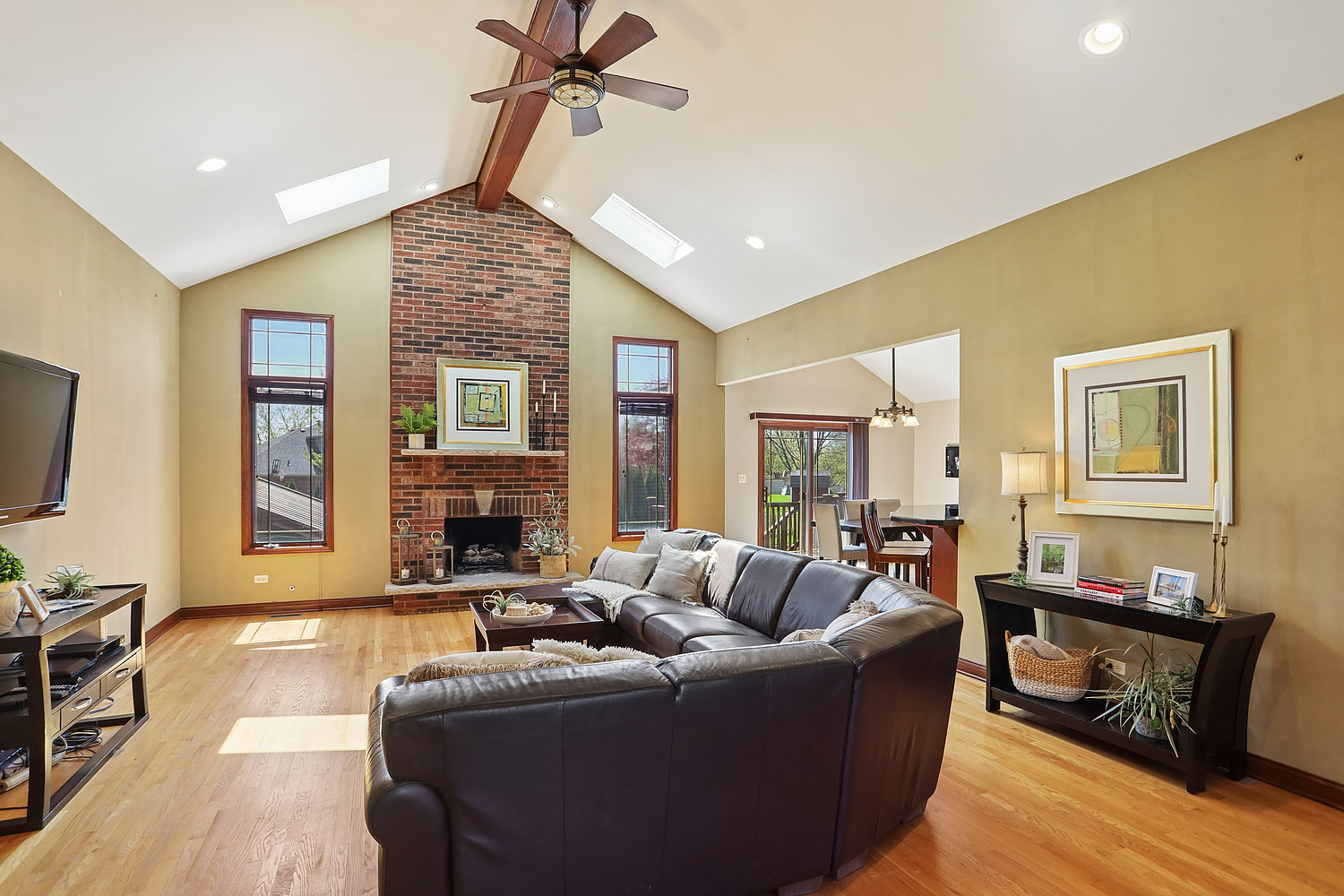 8859 Clifton Avenue, Mokena, IL 60448