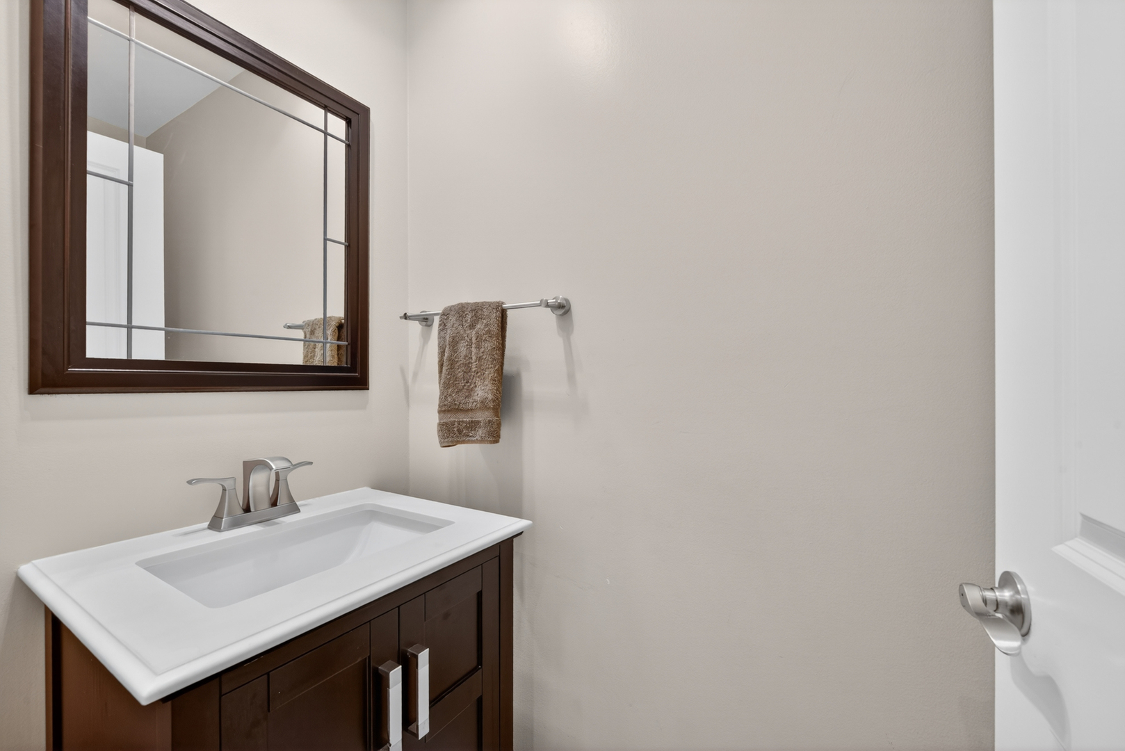 647 W Kimball Avenue, Palatine, IL 60067