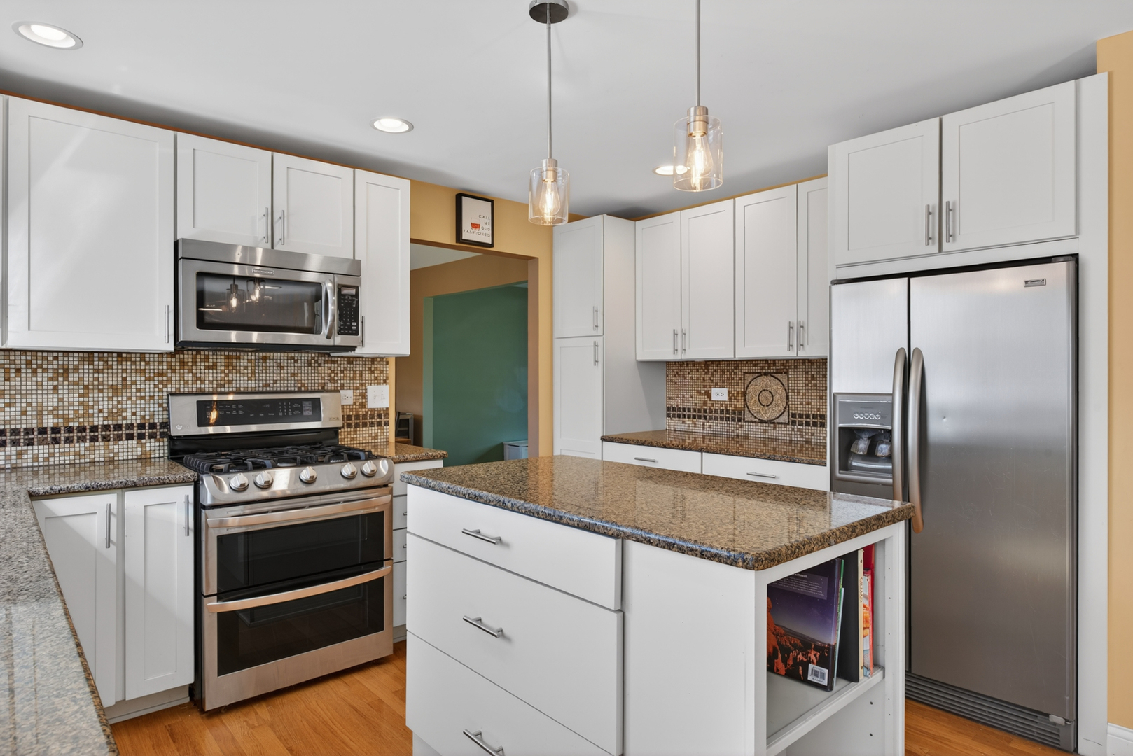 647 W Kimball Avenue, Palatine, IL 60067