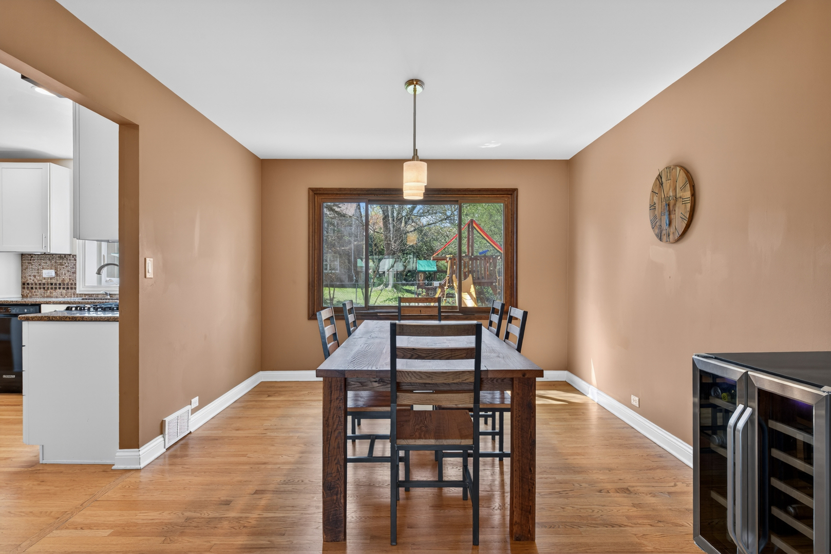 647 W Kimball Avenue, Palatine, IL 60067