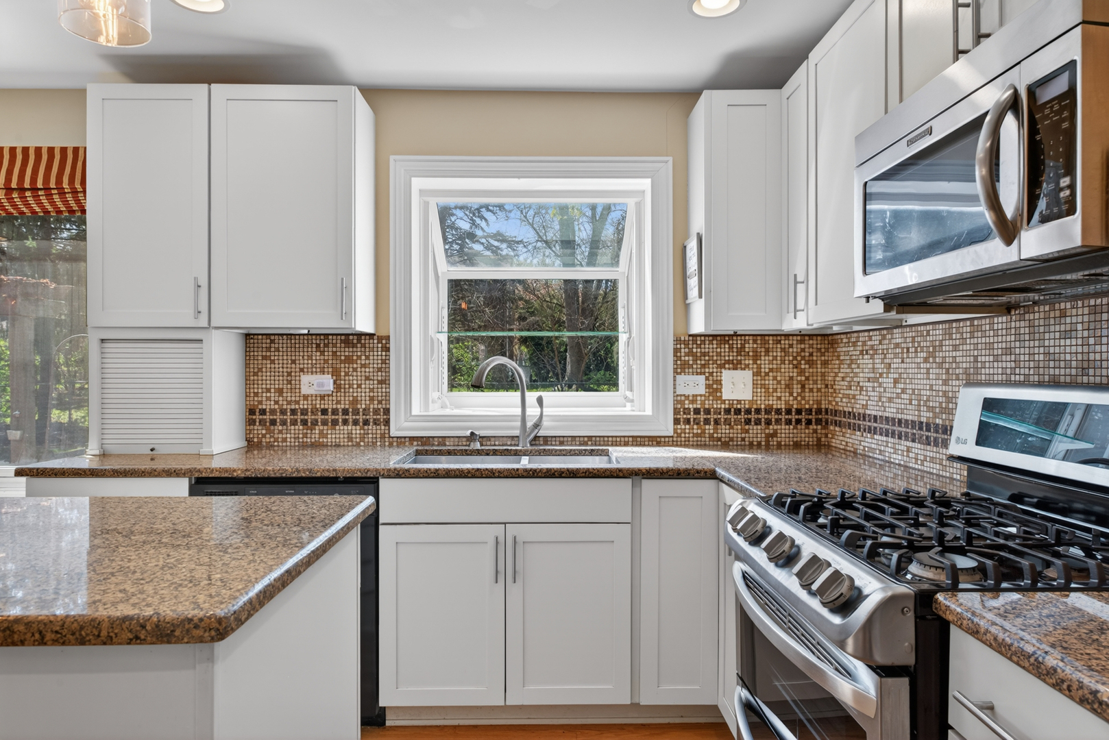 647 W Kimball Avenue, Palatine, IL 60067