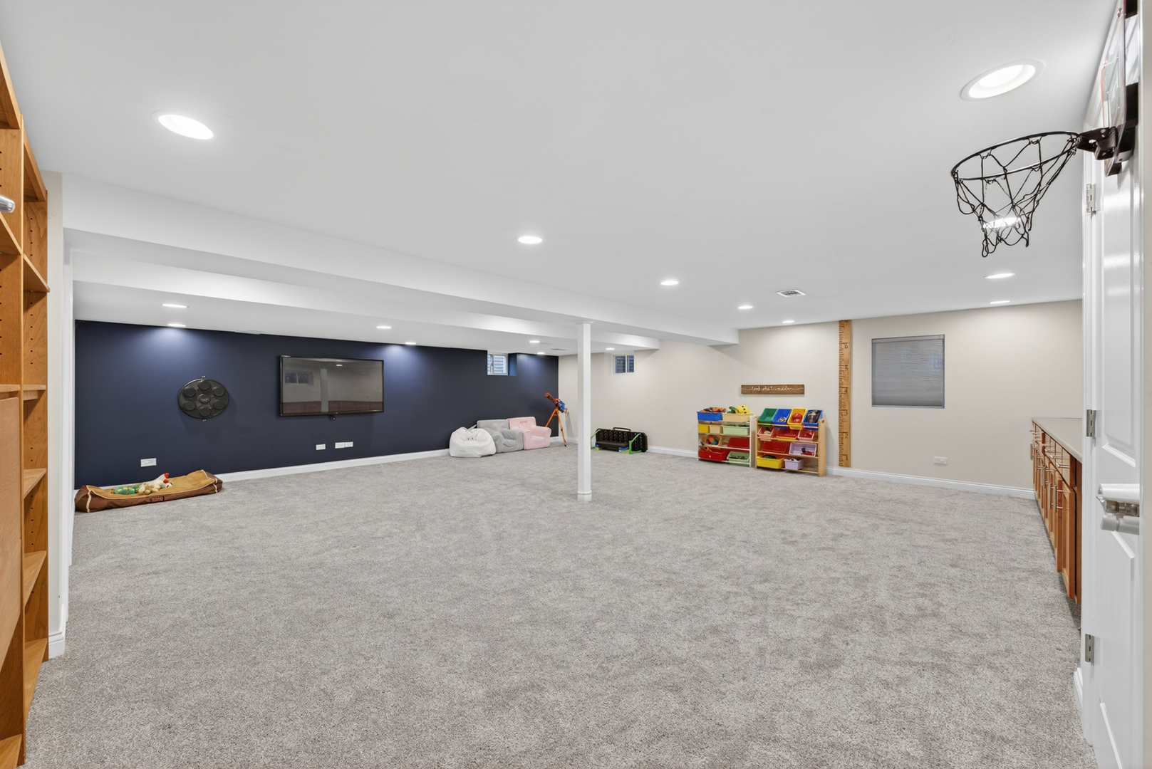 647 W Kimball Avenue, Palatine, IL 60067