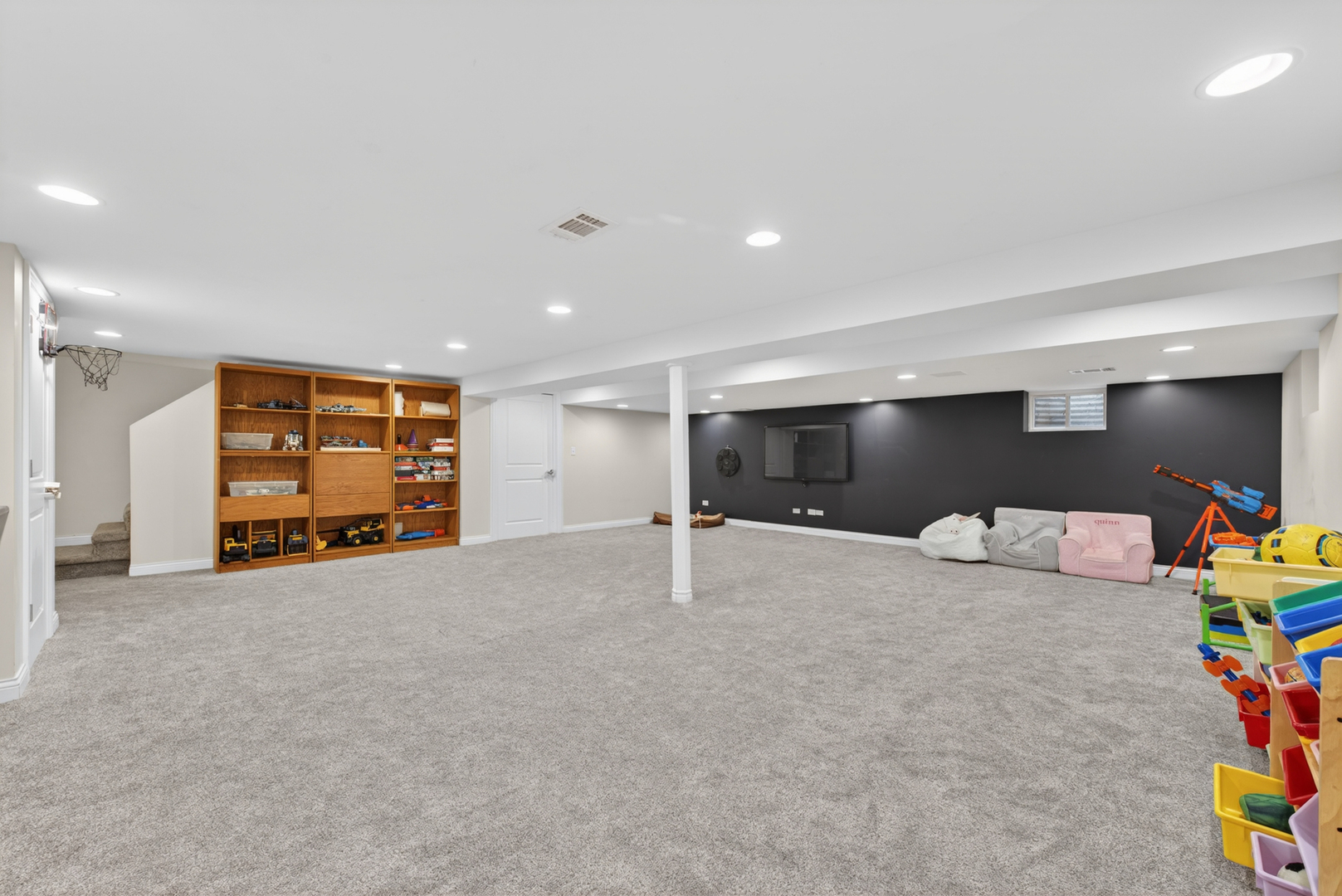 647 W Kimball Avenue, Palatine, IL 60067