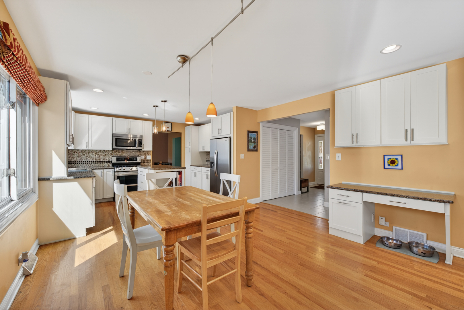 647 W Kimball Avenue, Palatine, IL 60067