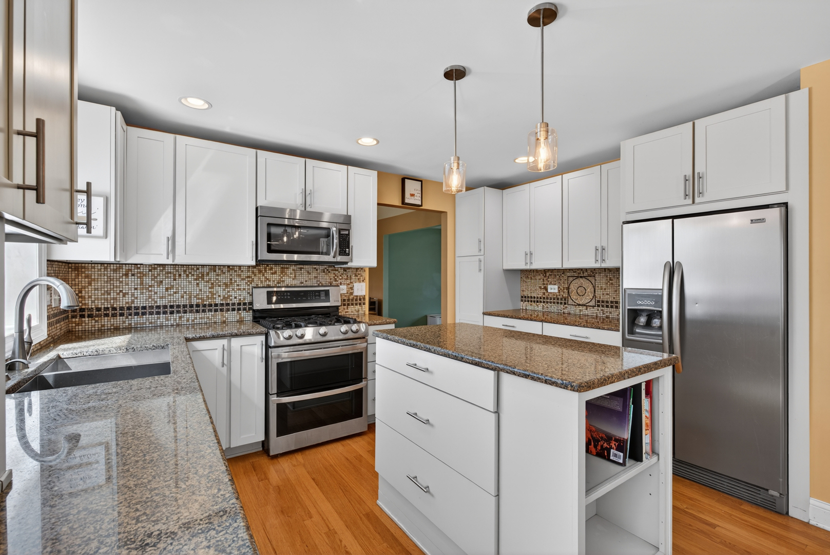 647 W Kimball Avenue, Palatine, IL 60067