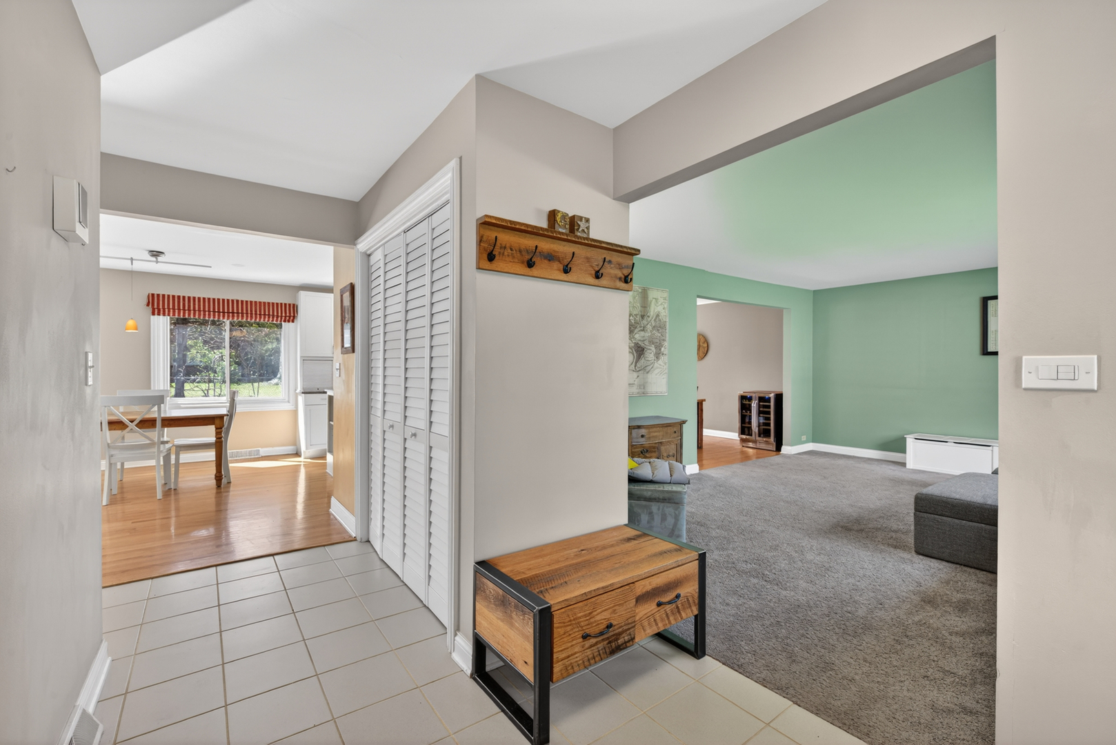 647 W Kimball Avenue, Palatine, IL 60067