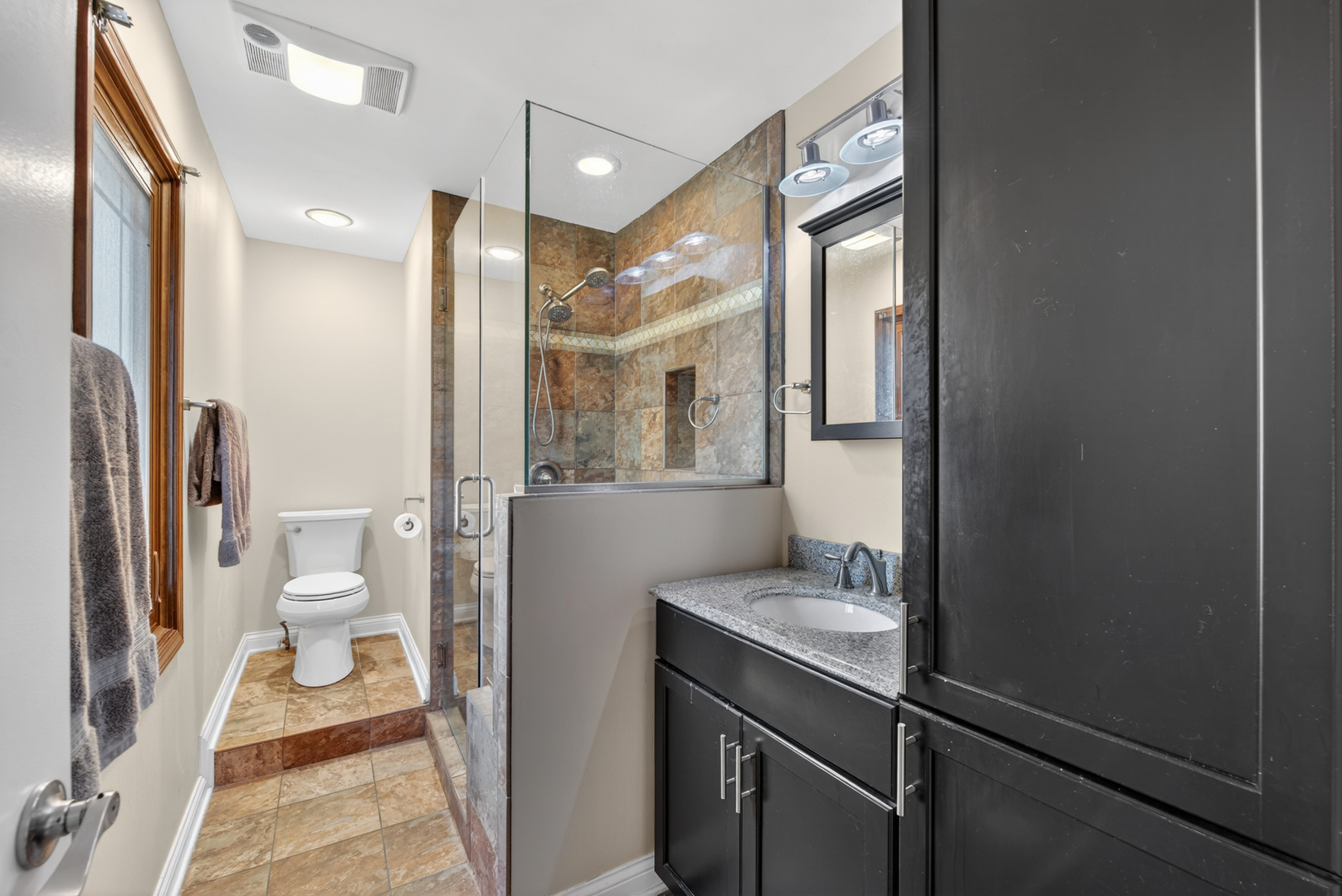 647 W Kimball Avenue, Palatine, IL 60067