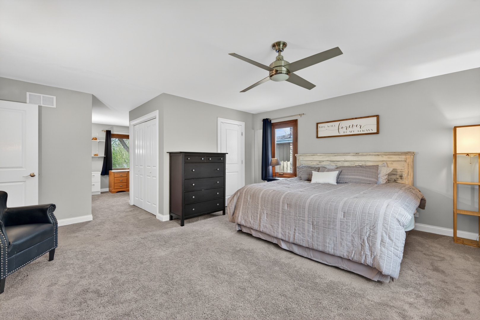 647 W Kimball Avenue, Palatine, IL 60067