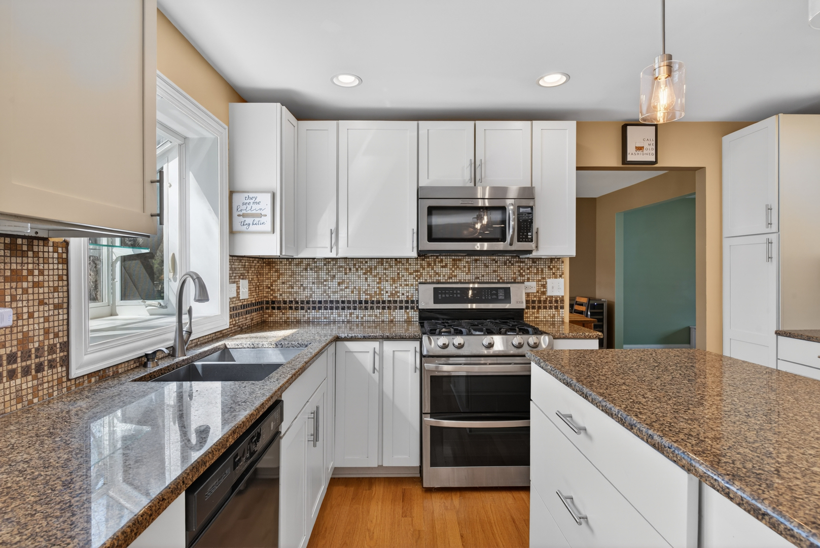 647 W Kimball Avenue, Palatine, IL 60067