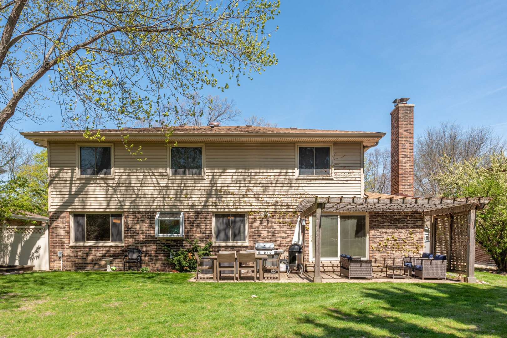 647 W Kimball Avenue, Palatine, IL 60067