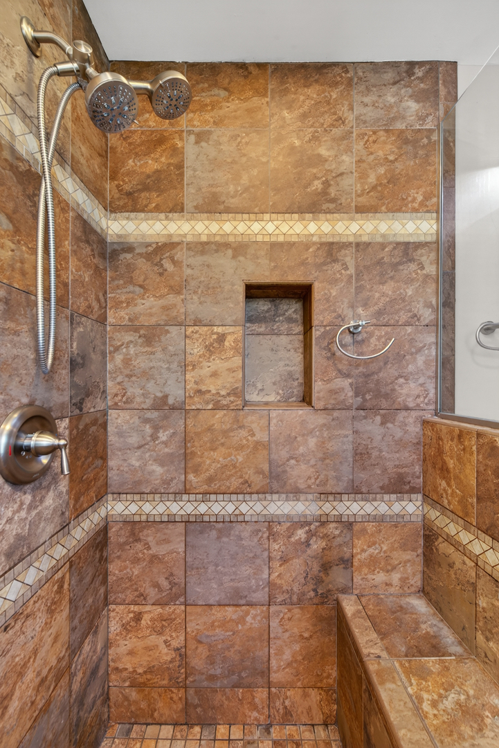 647 W Kimball Avenue, Palatine, IL 60067