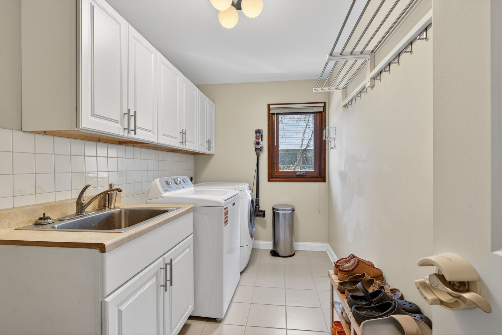 647 W Kimball Avenue, Palatine, IL 60067