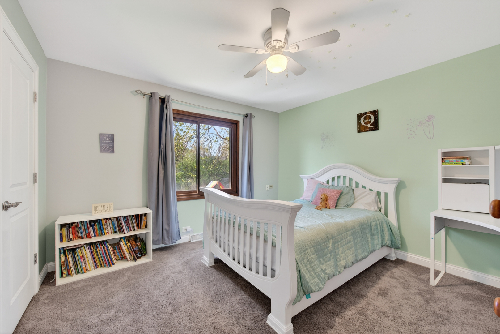 647 W Kimball Avenue, Palatine, IL 60067