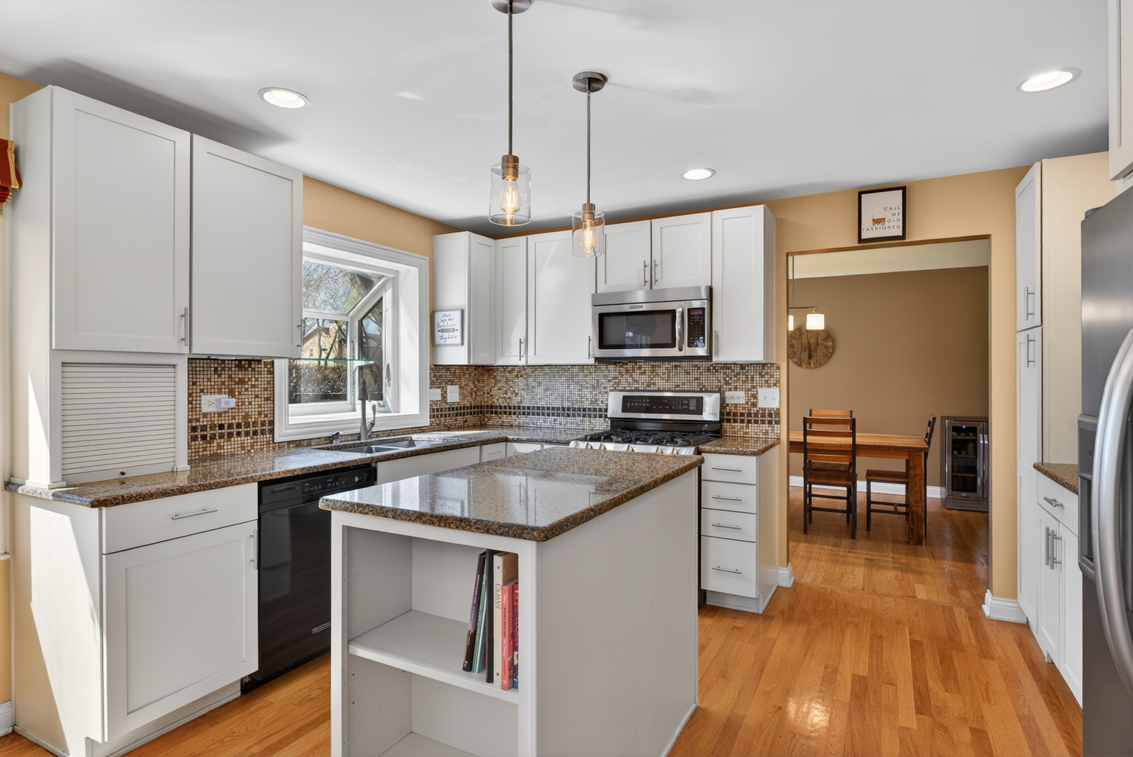 647 W Kimball Avenue, Palatine, IL 60067