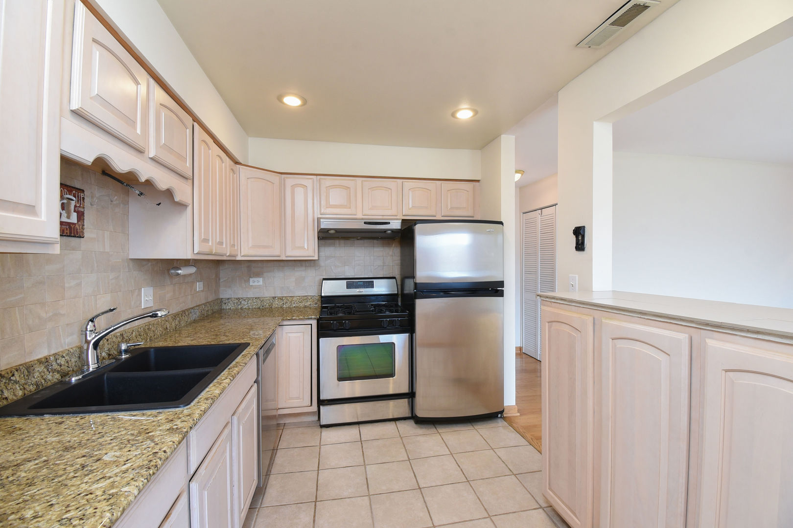 1102 Hinswood Drive #206, Darien, IL 60561