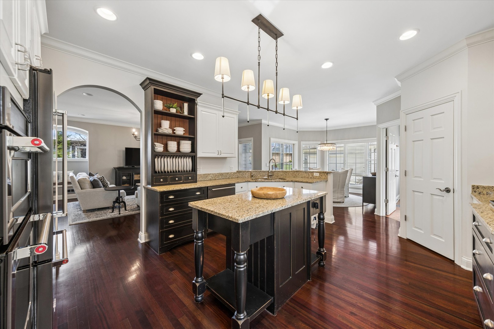 321 N Kenilworth Avenue, Glen Ellyn, IL 60137