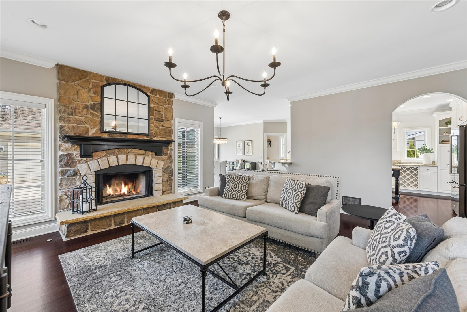 321 N Kenilworth Avenue, Glen Ellyn, IL 60137