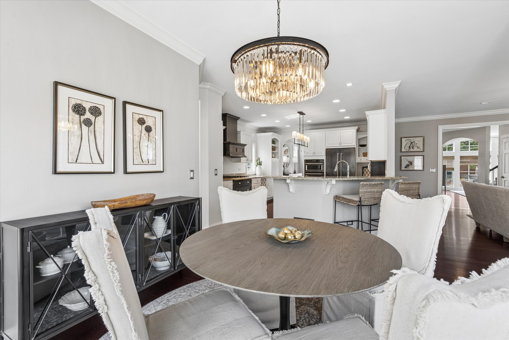 321 N Kenilworth Avenue, Glen Ellyn, IL 60137