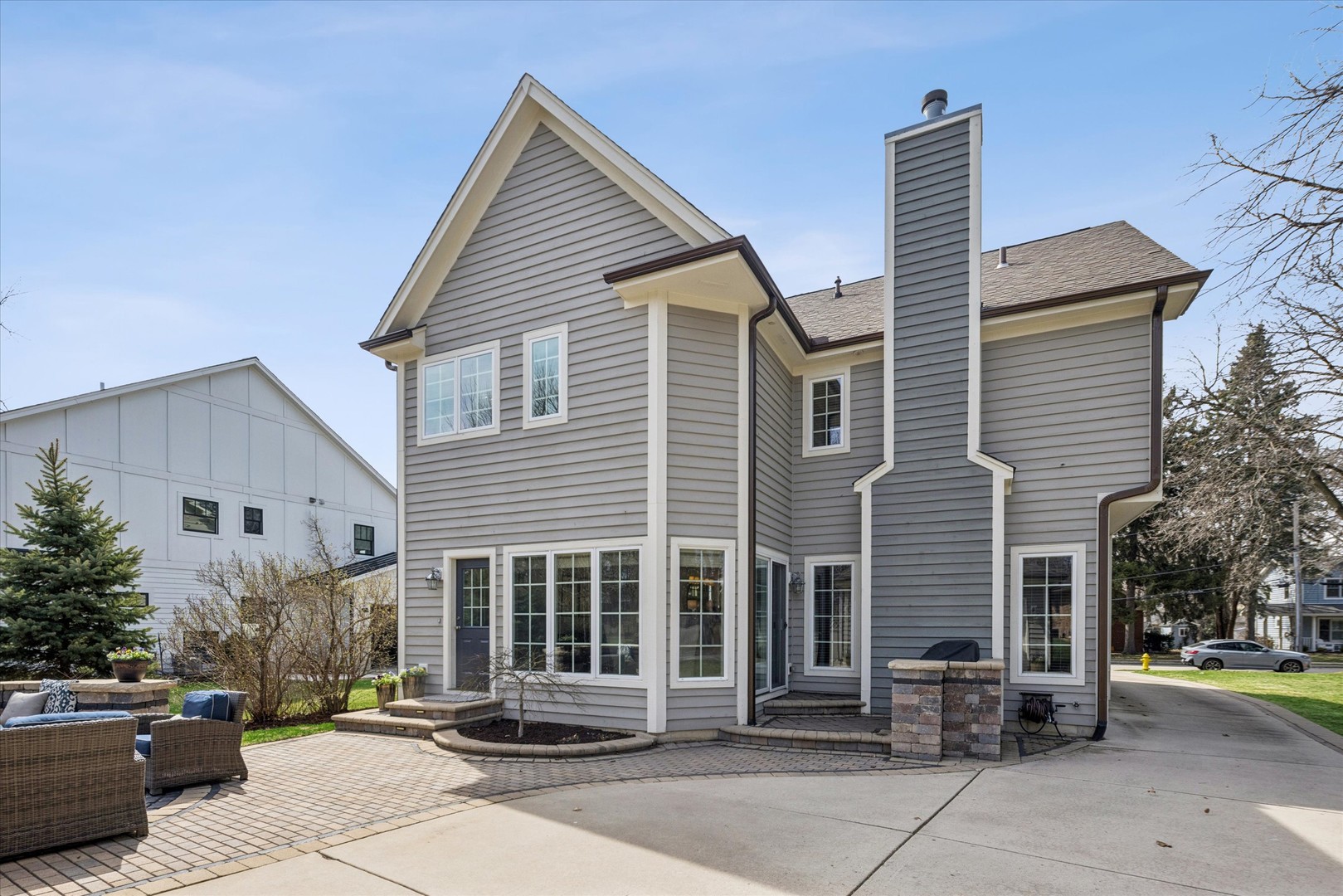 321 N Kenilworth Avenue, Glen Ellyn, IL 60137