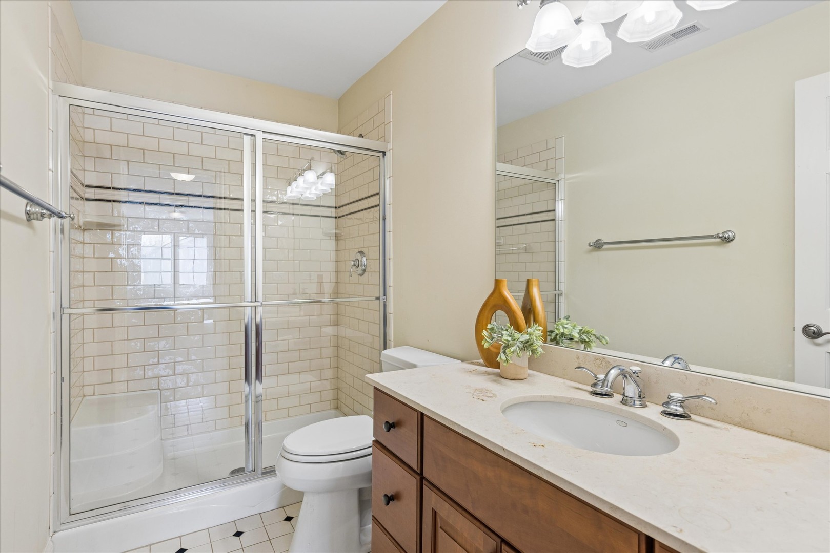 321 N Kenilworth Avenue, Glen Ellyn, IL 60137