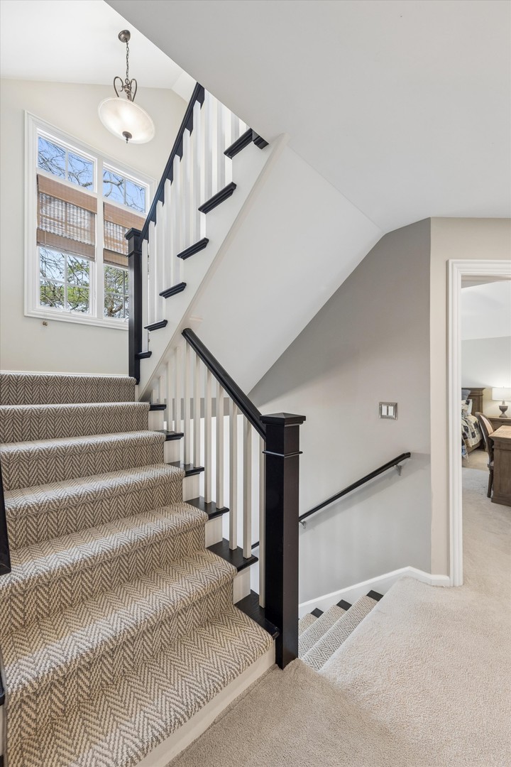 321 N Kenilworth Avenue, Glen Ellyn, IL 60137