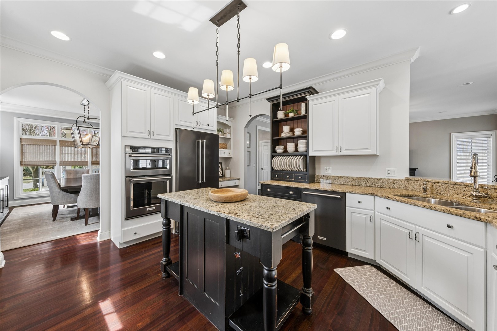 321 N Kenilworth Avenue, Glen Ellyn, IL 60137