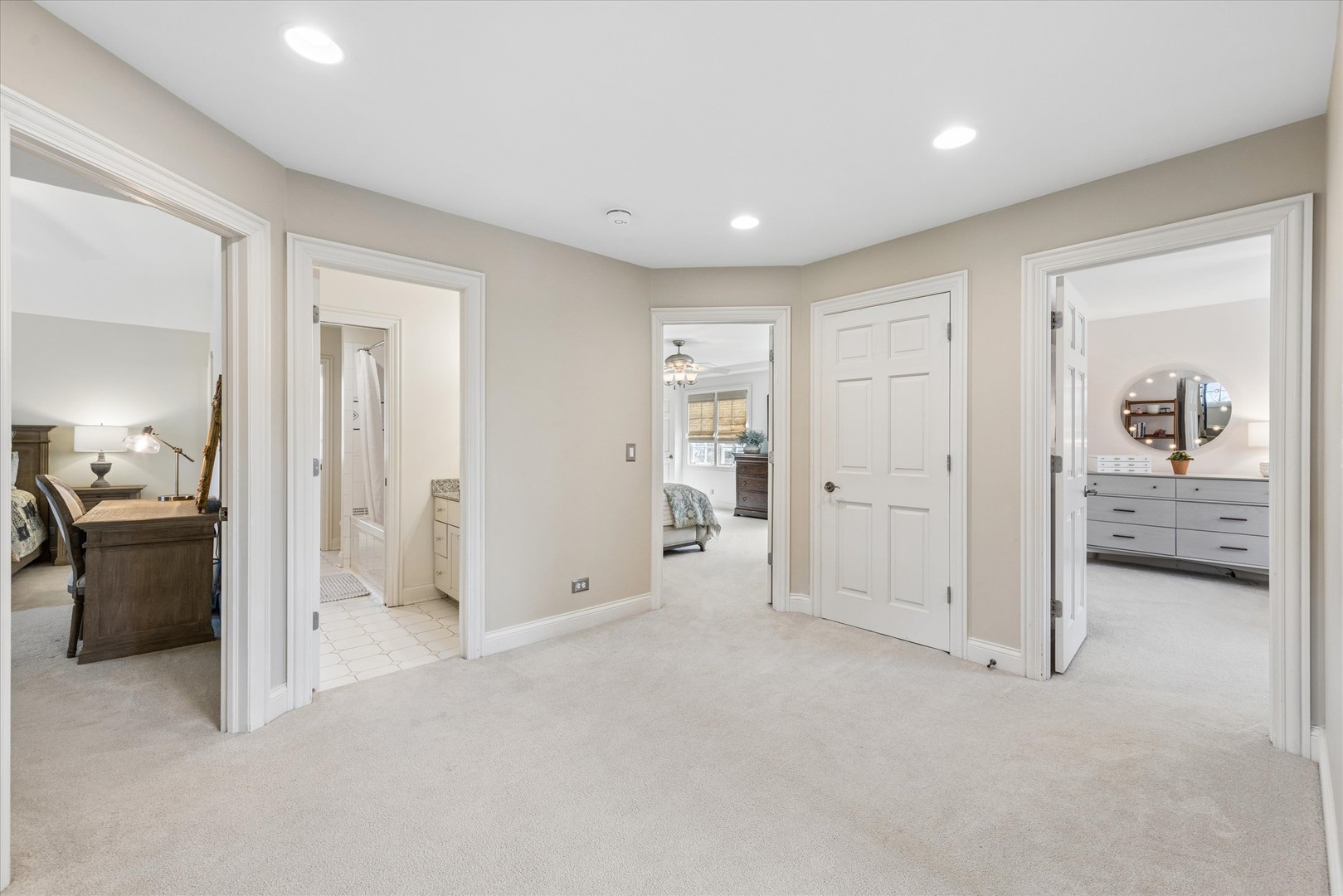 321 N Kenilworth Avenue, Glen Ellyn, IL 60137