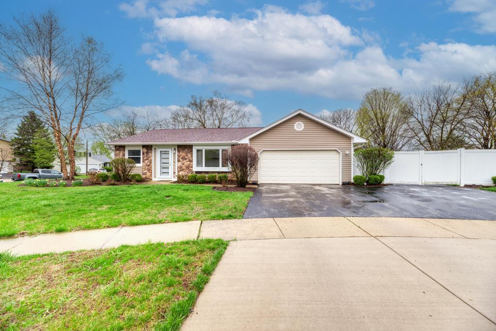 935 Pioneer Court, Roselle, IL 60172