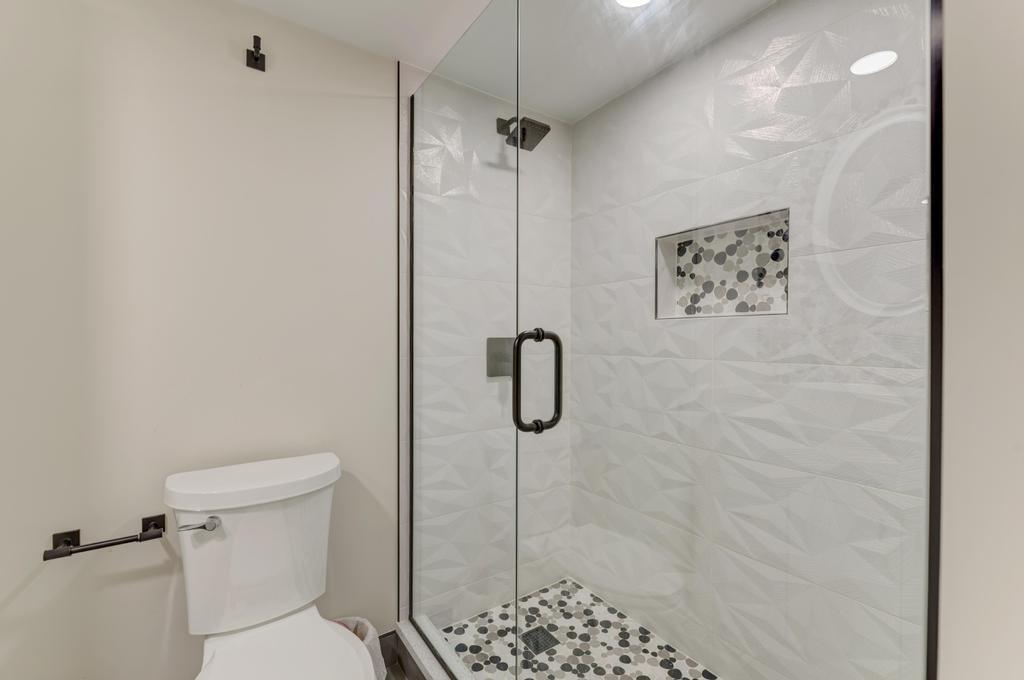 935 Pioneer Court, Roselle, IL 60172