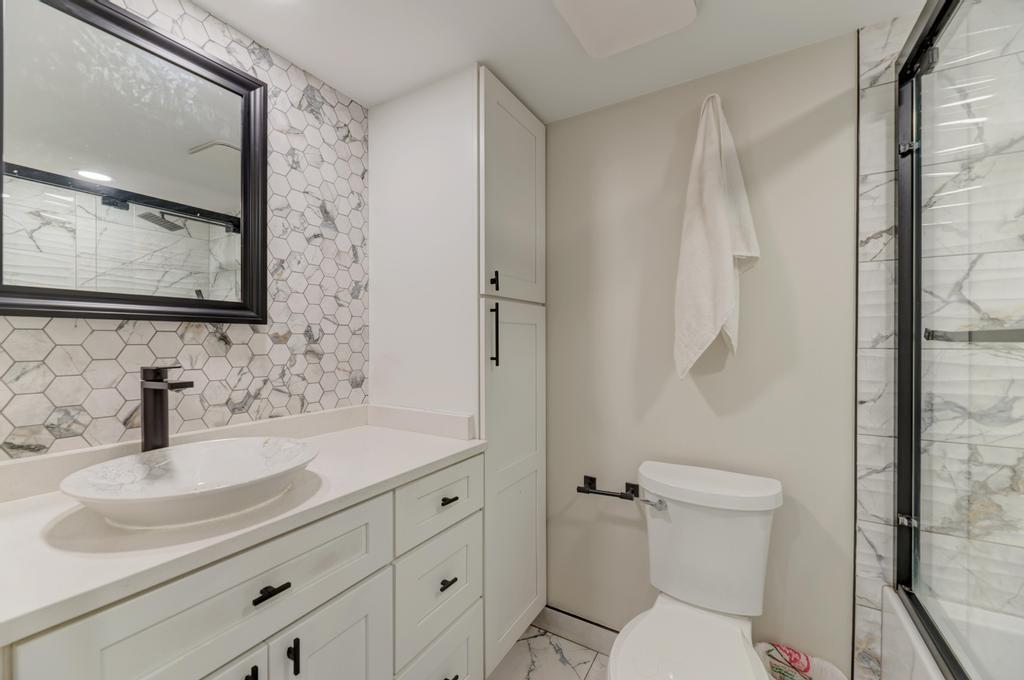 935 Pioneer Court, Roselle, IL 60172