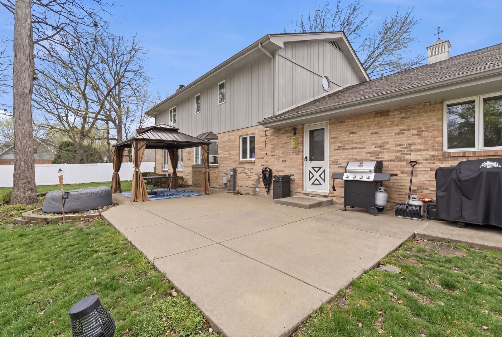 18118 Whitman Lane, Lansing, IL 60438